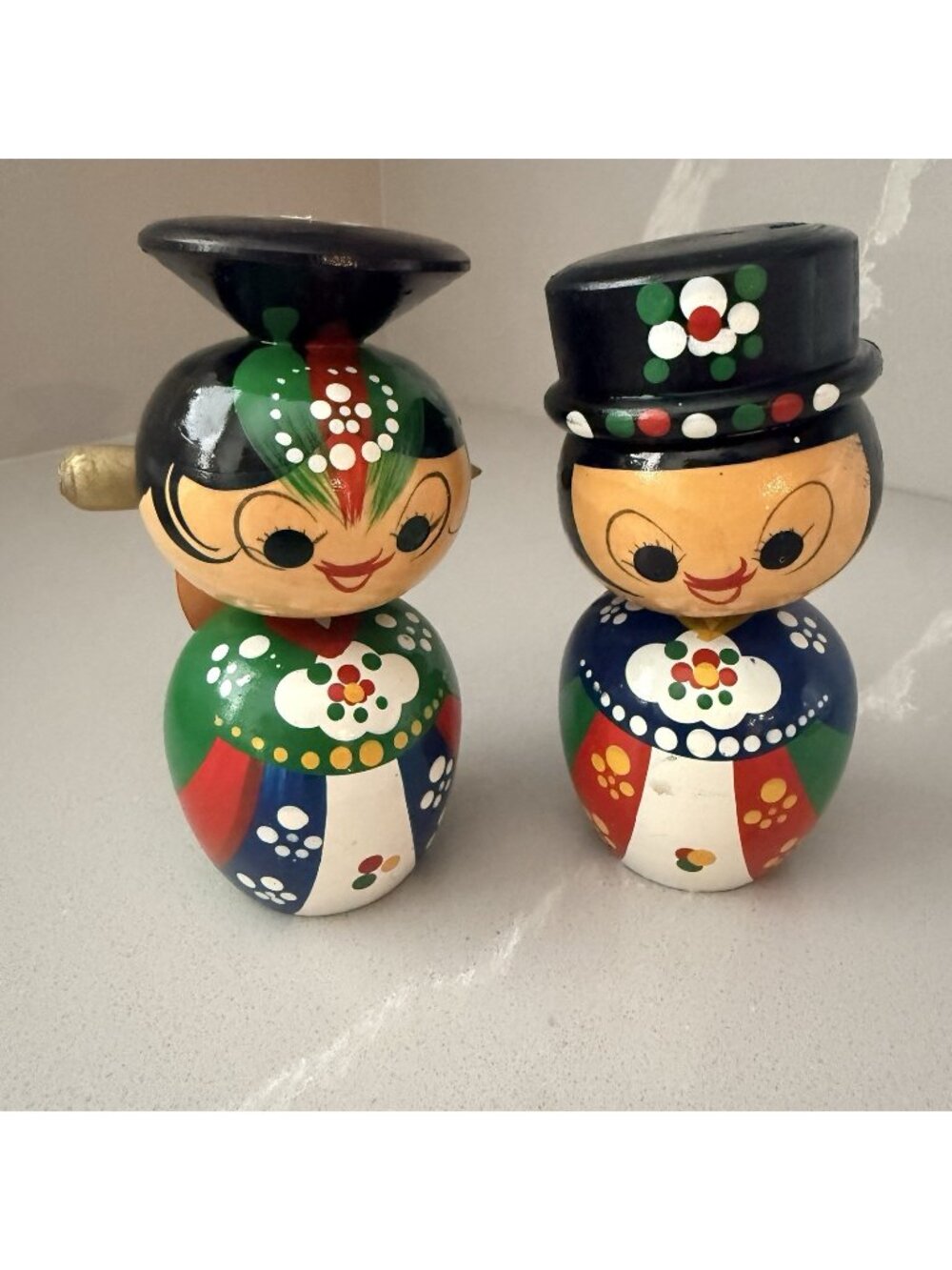 Set Of 2 Kokeshi Style Korean Folk Art Bobble head Dolls Bride Groom 1970s Vtg